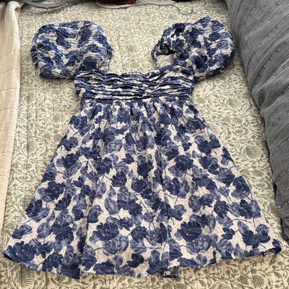 Abercrombie & Fitch White and Blue Dress
